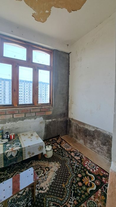 Чирчик шахар 
10-микрораён 
#1-хона 4-этаж 2х3 балкони бор 
Квартир