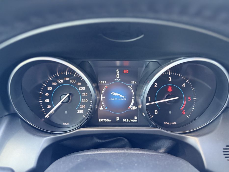 Jaguar XF R Sport