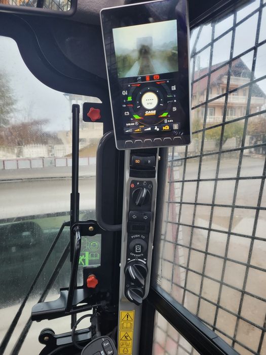 Dezapezire,Miniexcavator, mini-incarcator frontal