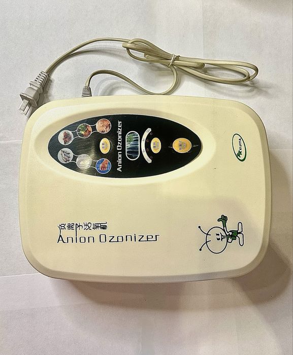 Озонатор обеззараживатеьь Anion Ozonizer, рабочий.