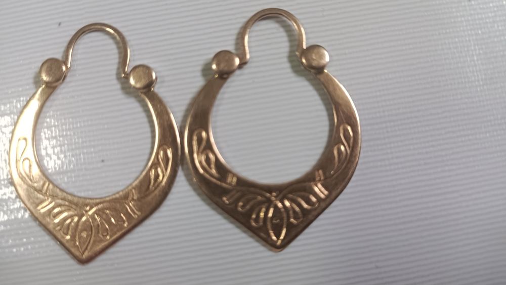 Продам золотые серьги ссср