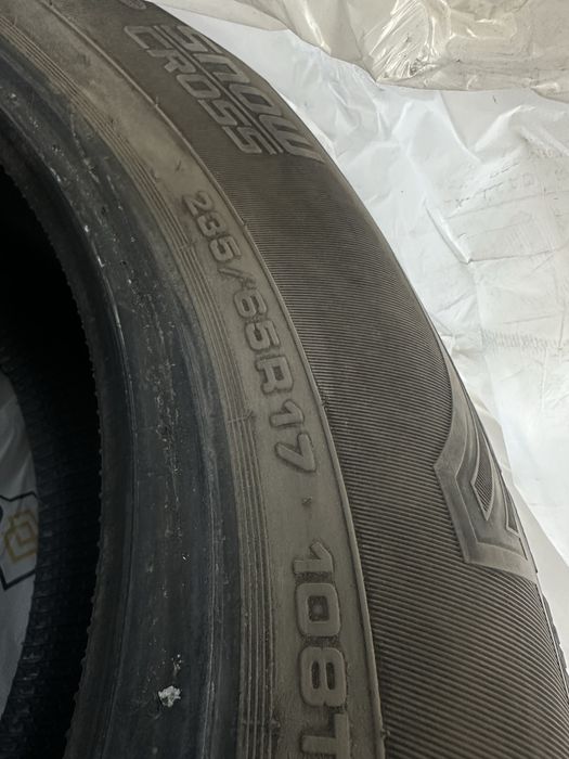 Зимние шины 235/65/17