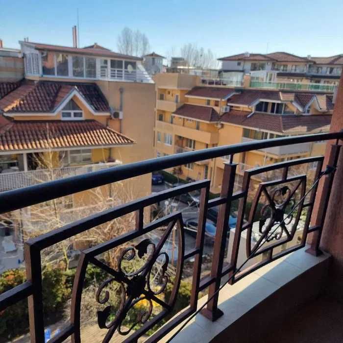 Продава се Двустаен апартамент в к.к. Слънчев бряг - 60 кв.м за 900 €/кв.м - Снимка #1