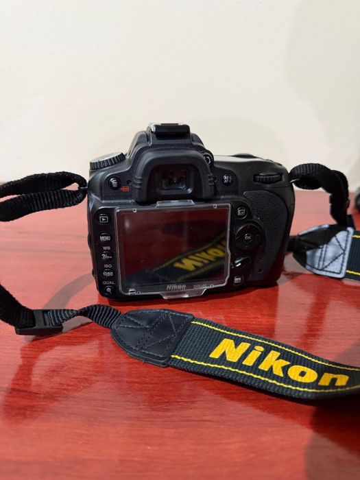 Nikon d90 cu obiectiv tamron 18-200 f4,5/6,3
