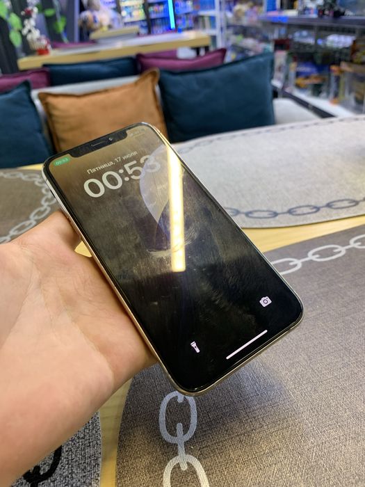 В продаже iphone xs 256/73