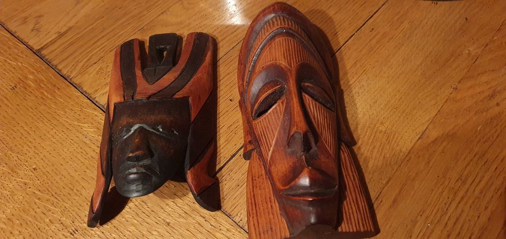 Busturi si masti africane din lemn de abanos