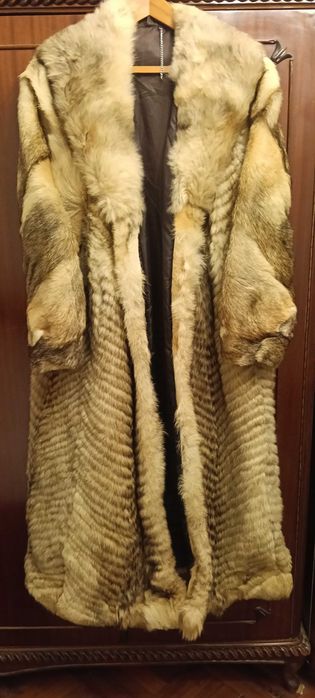 Haina blana de lup canadian lunga NOU