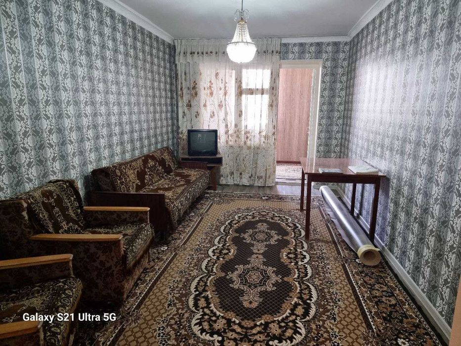 Продается 2-х комнатная квартира в Чирчике рядом Спорт.институт