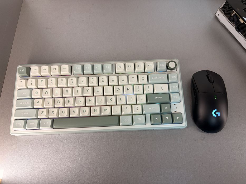 Logitech G Pro 2 Lightspeed + Royal Kludge R75 pro