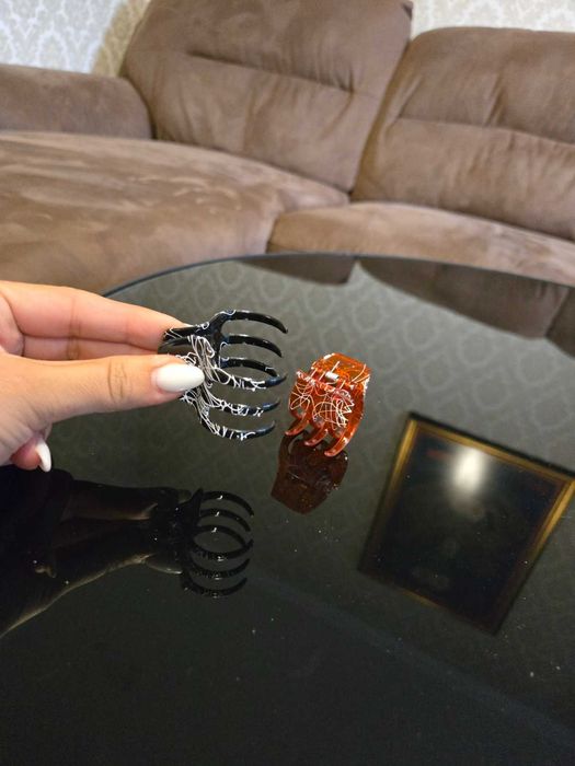 Щипки за коса в 2 прекрасни цвята