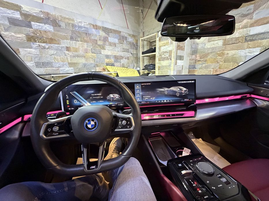 BMW i5 M Sport eDrive 40L Full option.