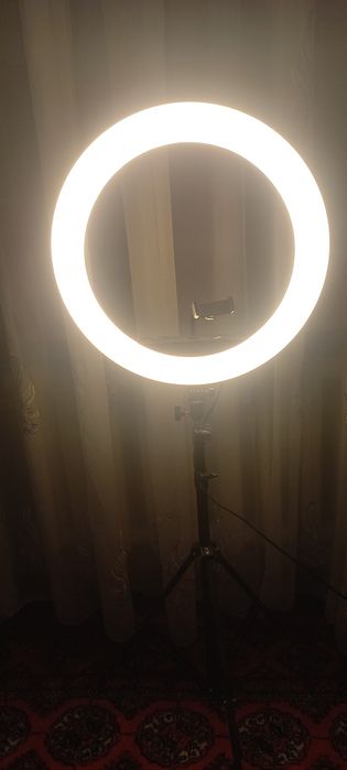 Большая led лампа с подсветкой с хорошего качества,