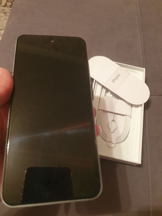 Продам Айфон 17 про макс.