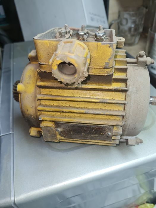 Двигатель хода от тельфера