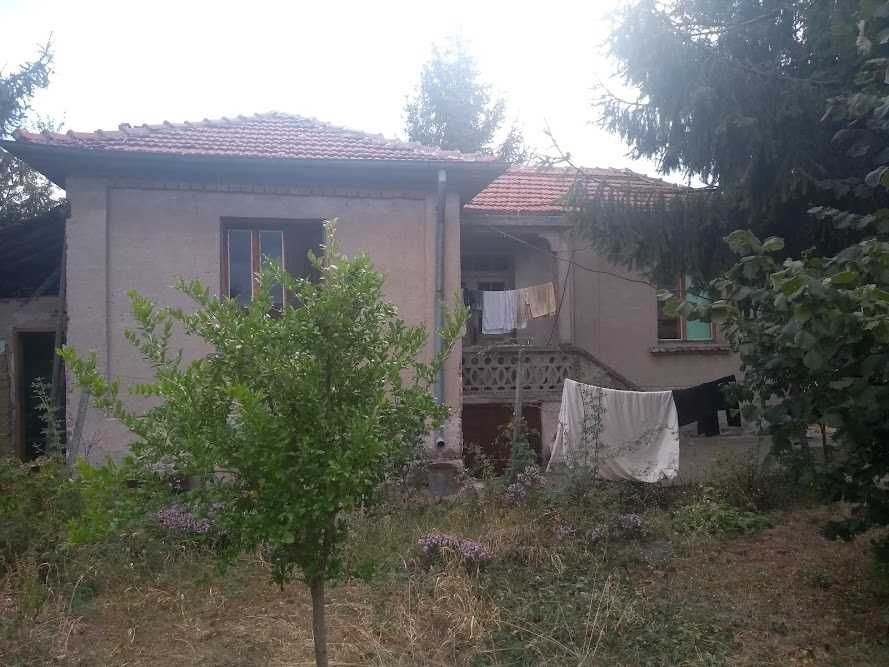 Продава къща в с. Тополово общ. Асеновград
