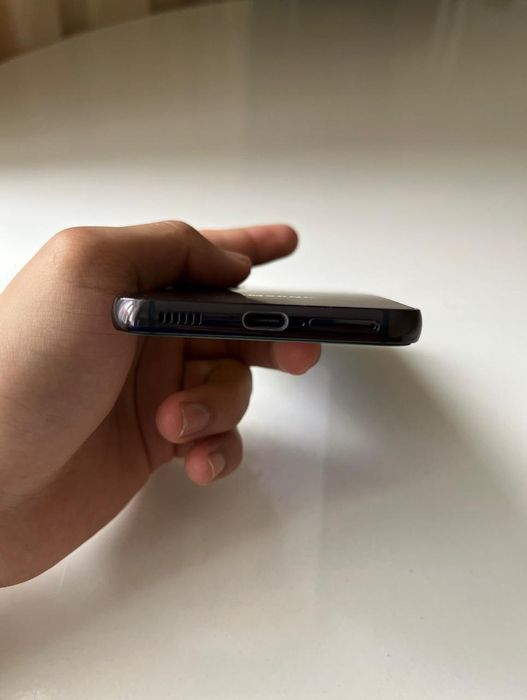Продам Samsung S22