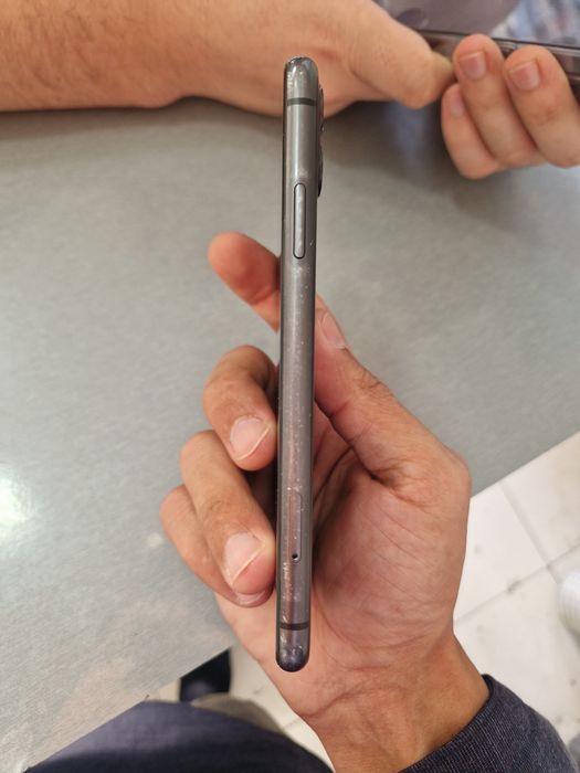 Iphone 11 64/75 radnoy