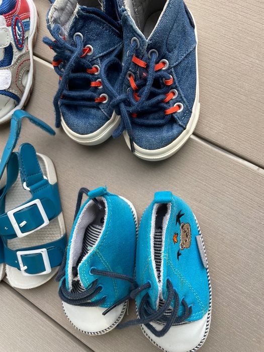 7 чифта обувки и сандали за 1 г. Бебе, размер 18/19