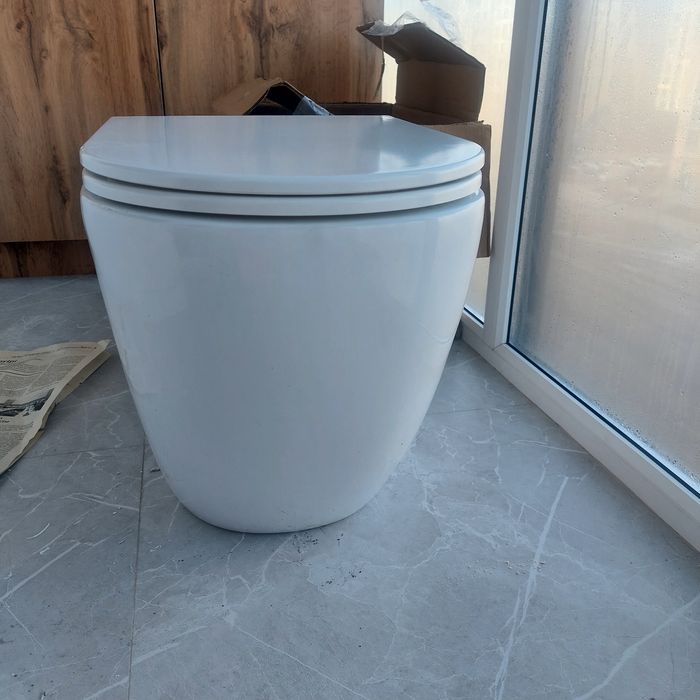 Продам навесной унитаз