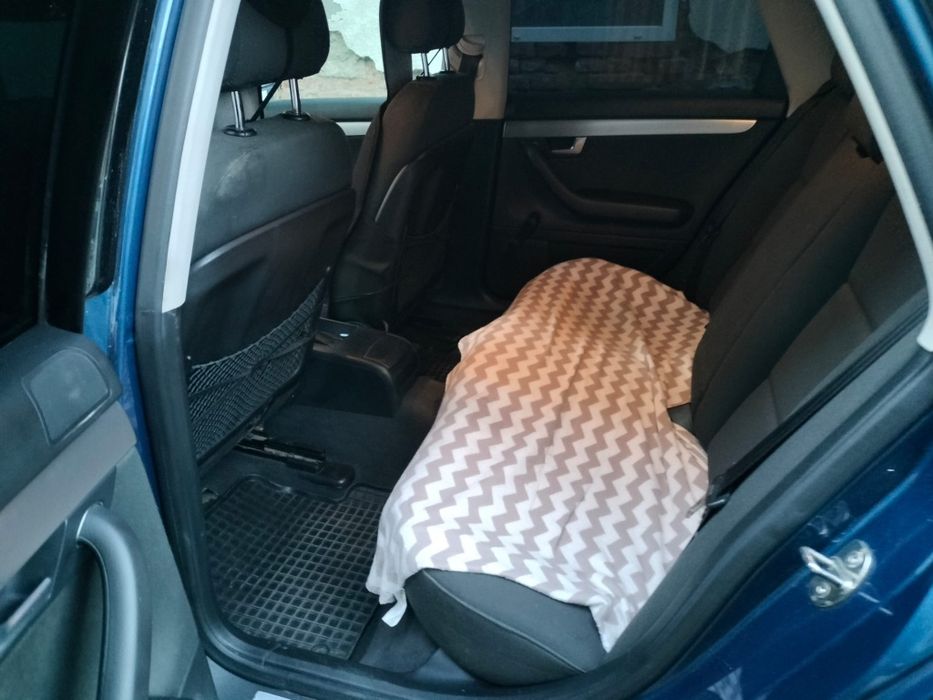 Audi A4 b7 mai multe detalii in pv sau la Nr de tel