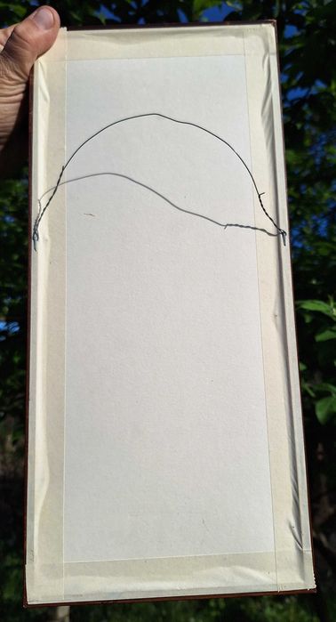 Vând goblen cusut, înrămat, o vază cu trandafiri