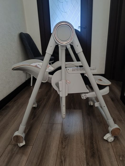 Продам детский столик