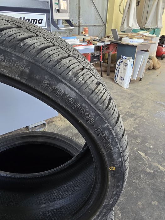 Зимни гуми 245/35 R20