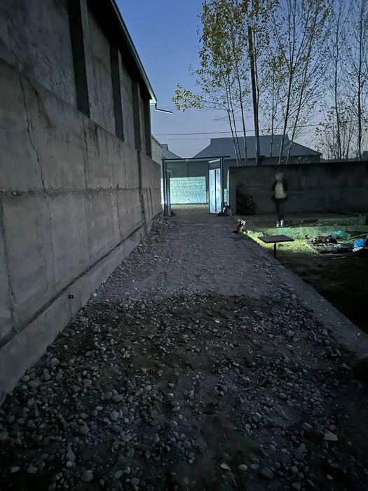 Kitob sufi qishlog'i 8 sotok 7 xona