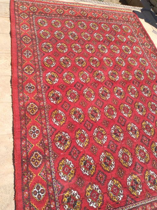 Хар хил размерда б\у гиламлар сотилади.