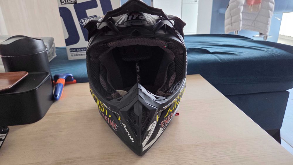 Каска Shoei NXR XL и Airoh RockStarr Carbon XL