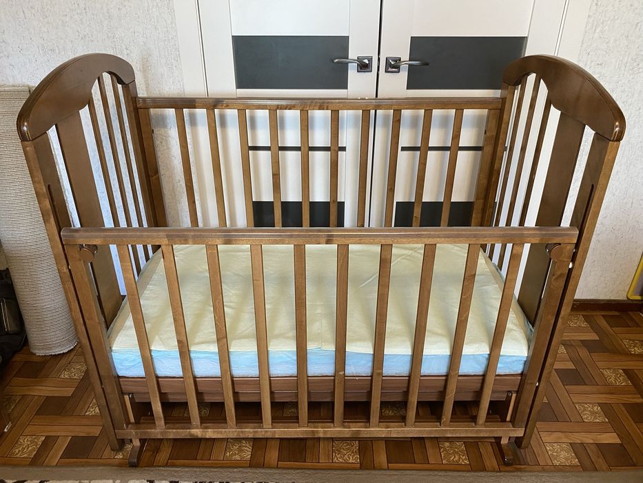 Кроватка деревянная детская продаётся