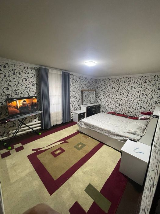 Uy sotiladi 2.2 sotix olmazor tumani Sagbon 12 tor 5 berk kocha 25a uy