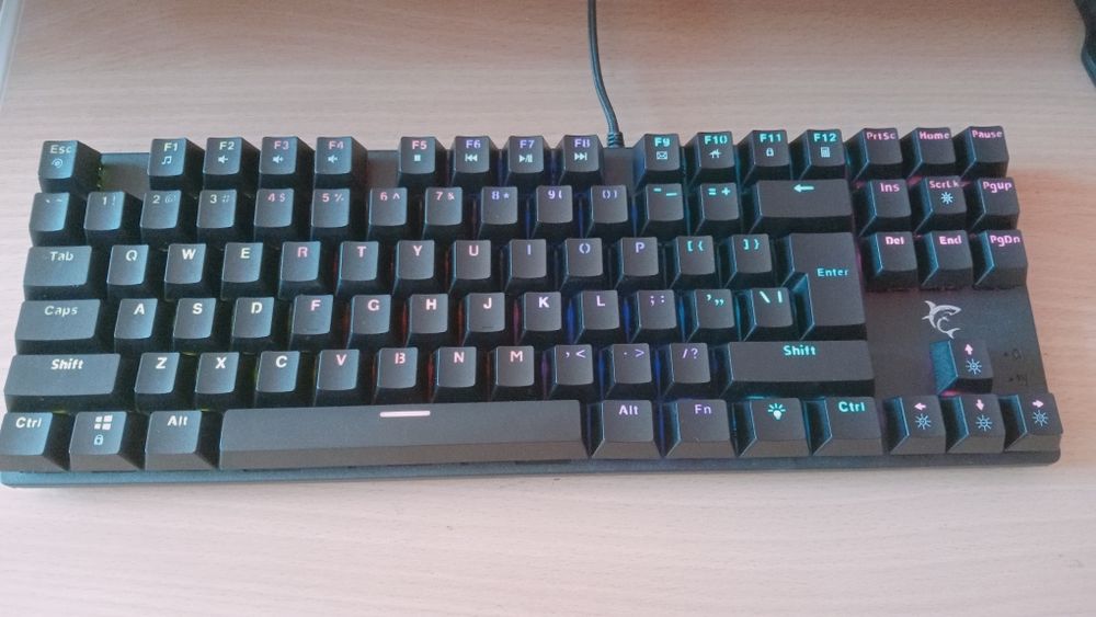 Tastatura mecanica White Shark
