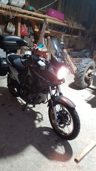 Honda transalp 700