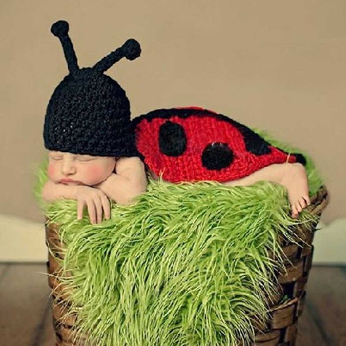 Costum crosetat gargarita/bufnita/fusta hula- botez sedinte foto