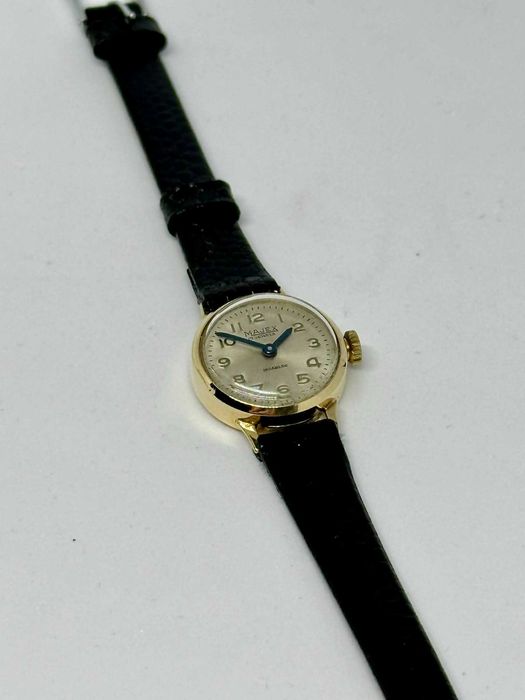 Дамски механичен златен часовник MAJEX INCABLOC / 9к GOLD