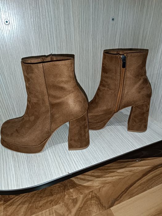 Продам Замшевые сапоги