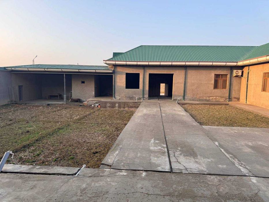 14 sotixli Hovli Sotiladi