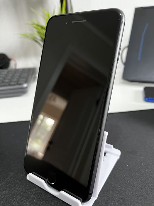 Продам IPhone 8 Plus 128GB