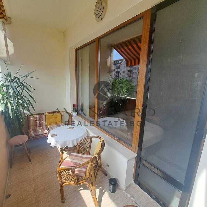 Продава се Тристаен апартамент в Пловдив, Кючук Париж - 87 кв.м за 1943 €/кв.м - Снимка #10