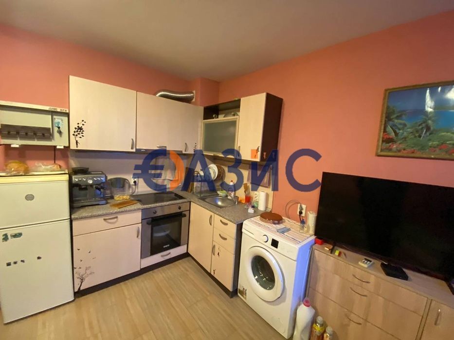 Продава се Тристаен апартамент в с. Кошарица, Област Бургас - 98 кв.м за 635 €/кв.м - Снимка #6