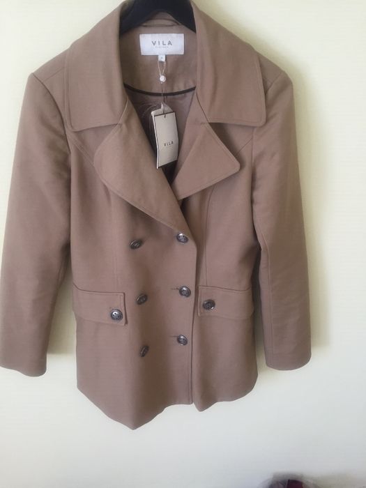 Продавам чисто ново изключително качественно манто