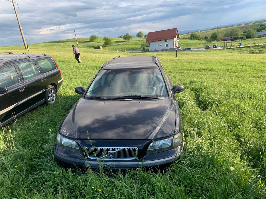 Doua Volvo v70ll