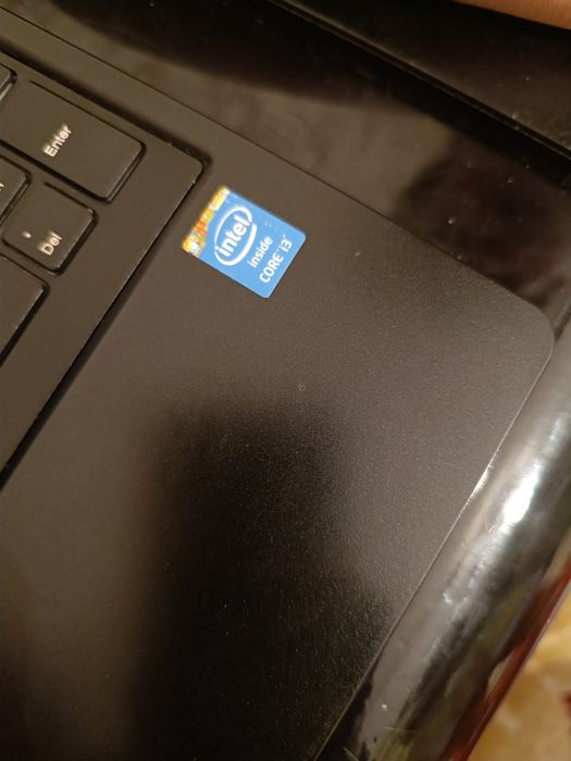 Noutbook 4/512 pamyet qoʻyilgan VEDIO kartasi bor