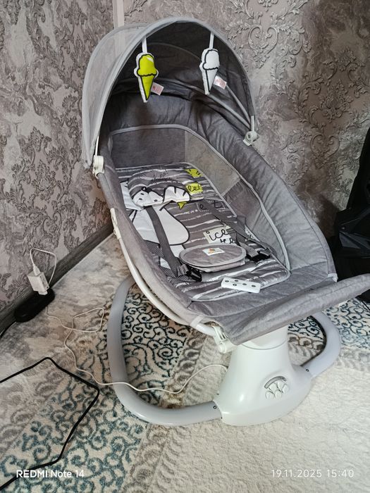 Продаётся срочно электронная люлька,шезлонг.Киргили