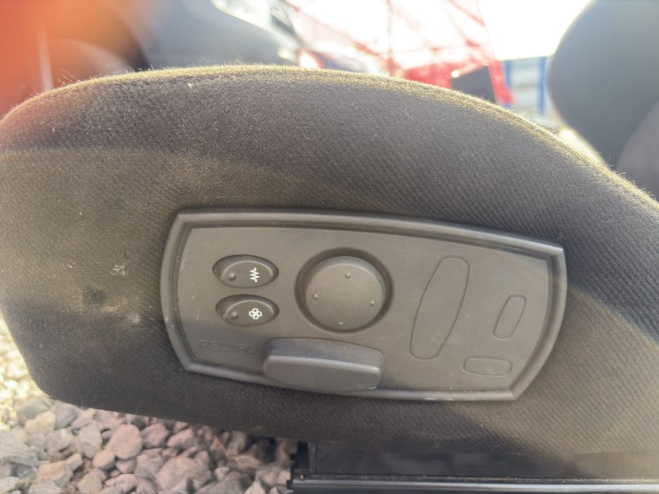 Оригинална спортна седалка RECARO !!!