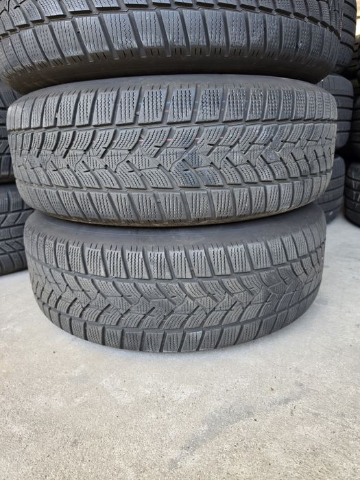4 Броя 215/65/17 Dunlop 2x6,8mm 2x5,5mm 23dot