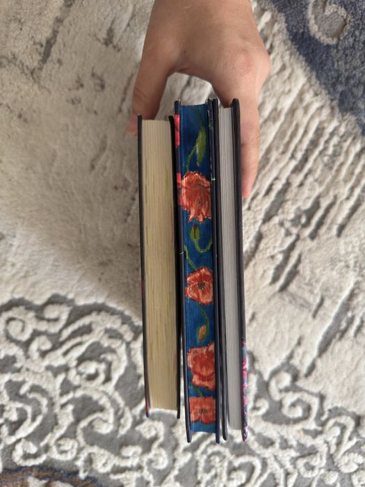 Книги на русском и одна на английском