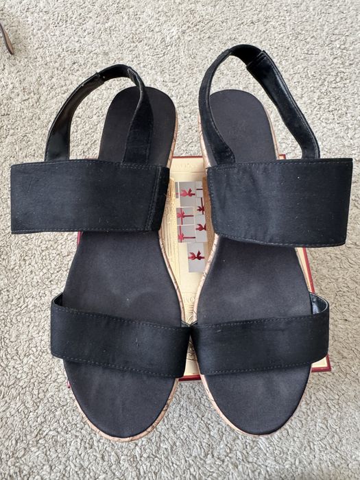 Sandale cu platforma