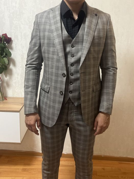 Продам стилный костюм  50 размера